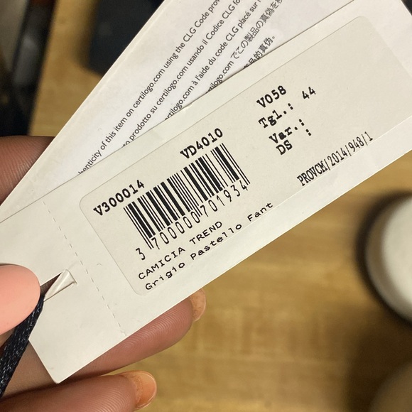 Versace dress shit - Picture 3 of 7